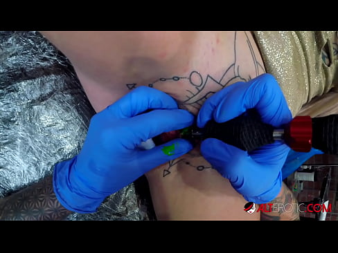 ❤️ Sully Savage mai tsananin jarfa ta yi tattoo a kan kwarin ta ️ Batsa mai kyau a%ha.xxxtun.ru ️❤